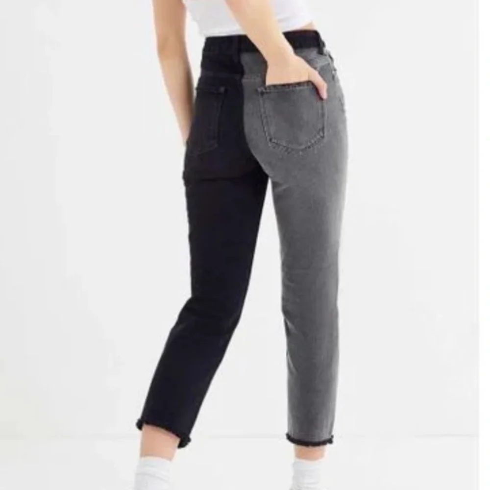 BDG Two-tone High-rise Slim
Straight Jean in Black / Gray - Picture 2 of 6
